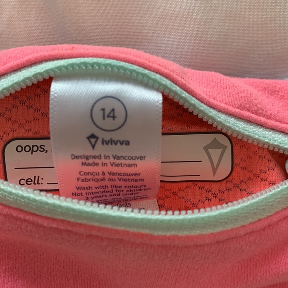 Virtually new Ivivva girls Size 14 or Women’s 0-2 Lululemon speed shorts. Worn1x - Picture 2 of 5